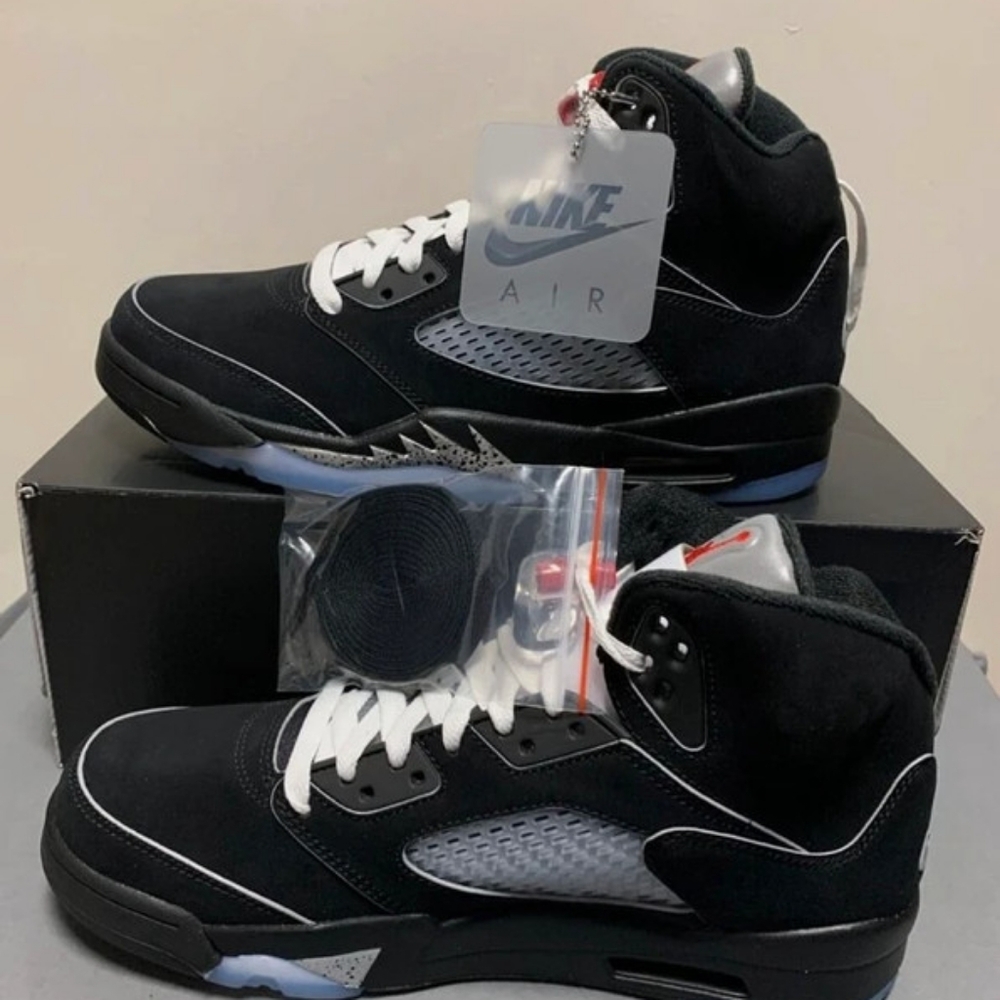 Jordan 5 Retro OG Black Metallic Reimagined - Picture 2 of 5